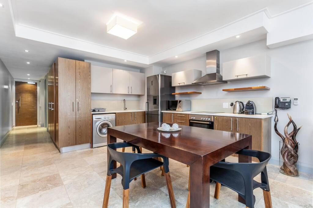 Apartment Waterfront Canal Luxury Cape Town